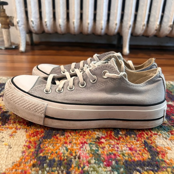 Converse Low Top PLATFORM Canvas Sneakers - Light Gray & White - size 7 - Picture 3 of 7